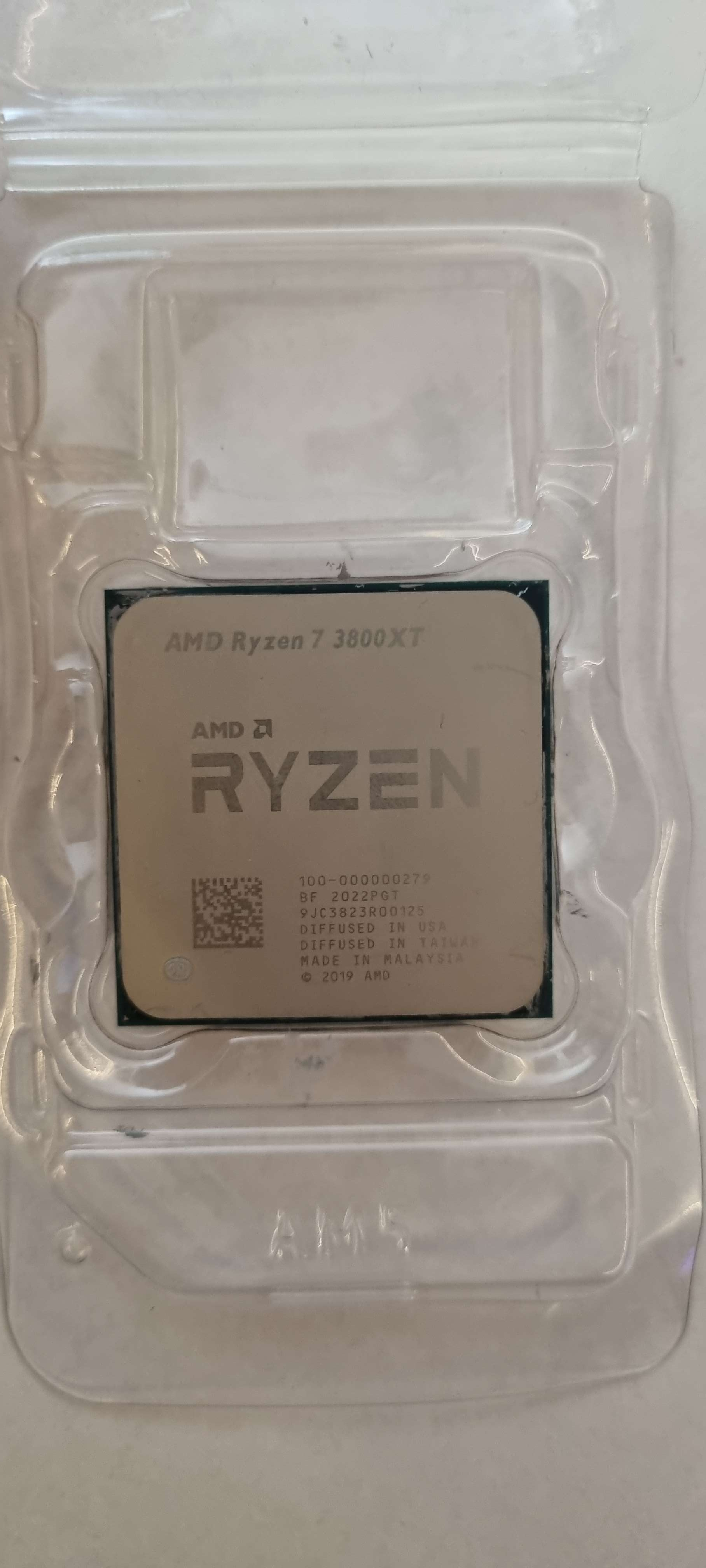 AMD Ryzen 7 3800X